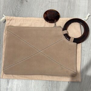 Elegant Tan Clutch with Tortoise Shell Accent